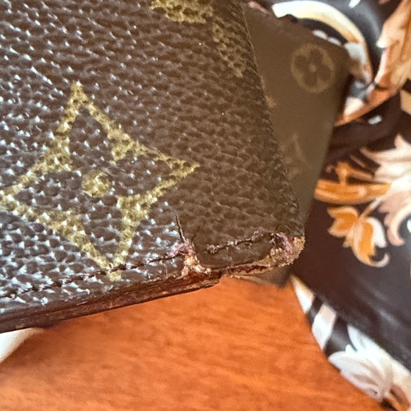 Louis Vuitton Monogram Wallet and Key Holder Set- Authentic - Picture 14 of 15